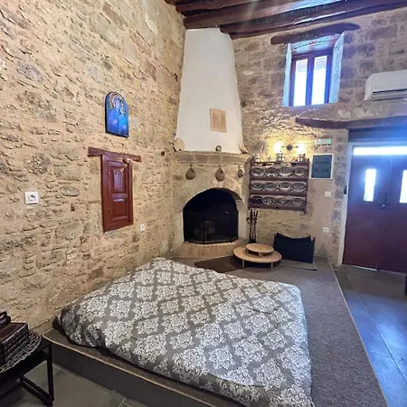 Maroulas Village Apartment *